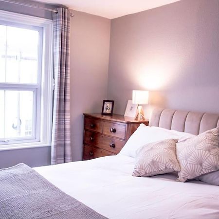 Lovely 3 Bed House In The Heart Of Cheltenham Exterior foto
