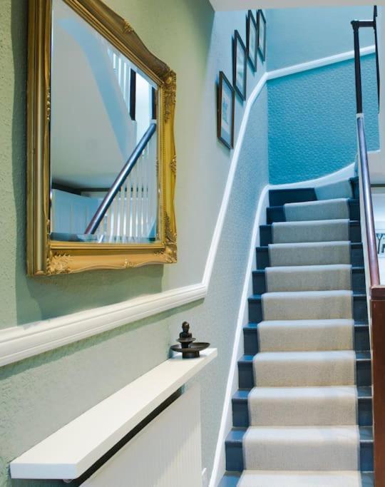 Lovely 3 Bed House In The Heart Of Cheltenham Exterior foto