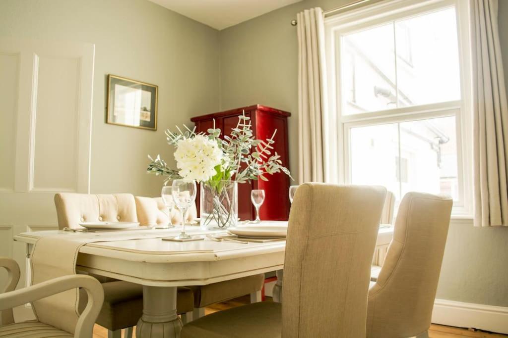 Lovely 3 Bed House In The Heart Of Cheltenham Exterior foto