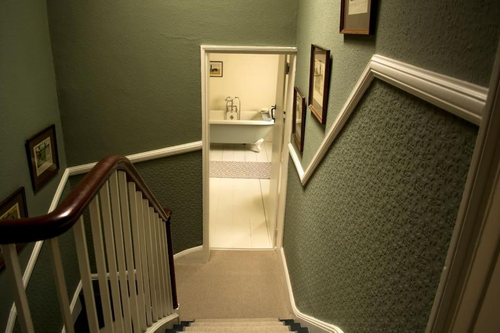 Lovely 3 Bed House In The Heart Of Cheltenham Exterior foto
