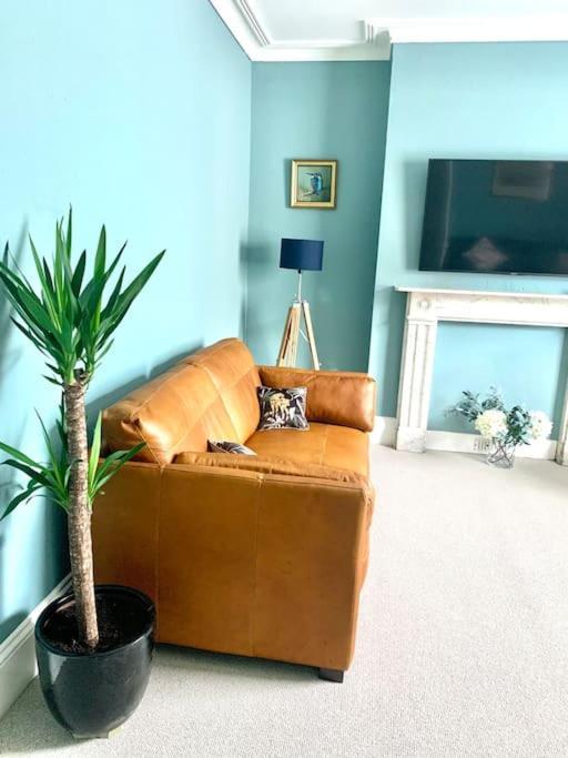 Lovely 3 Bed House In The Heart Of Cheltenham Exterior foto